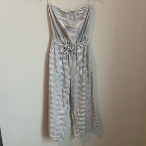 Gap Jumpsuit size XS mid calf length with pockets
